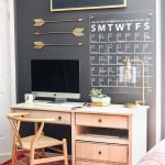 How to make an acrylic wall calendar - so stylish and chic!