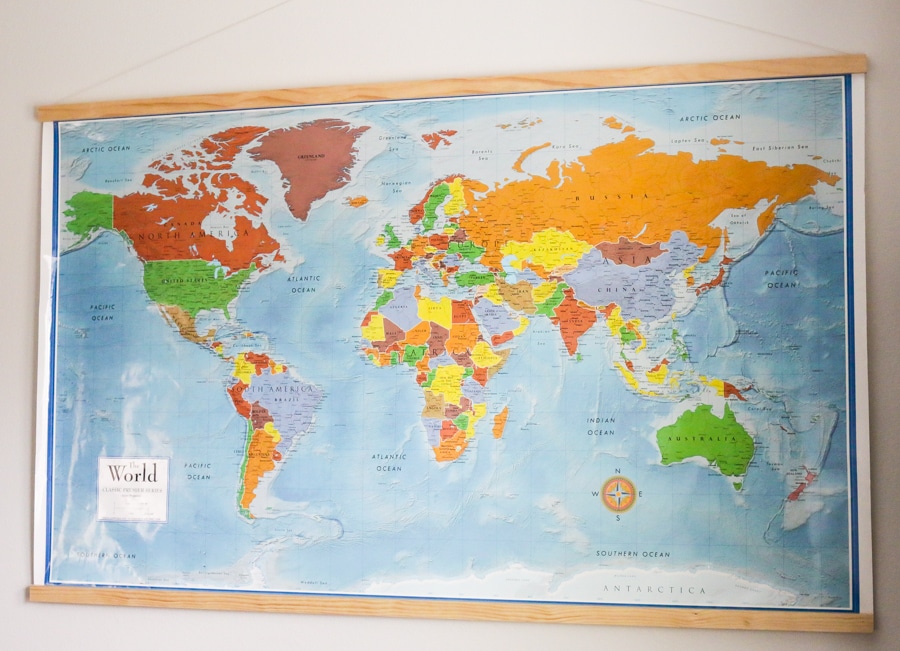 How to hang a world map with a magnetic frame