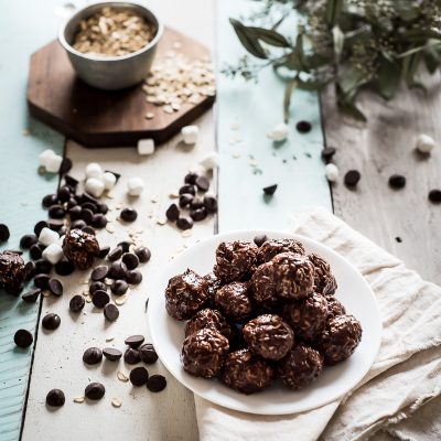 No-Bake Peanut Butter Oatmeal Balls