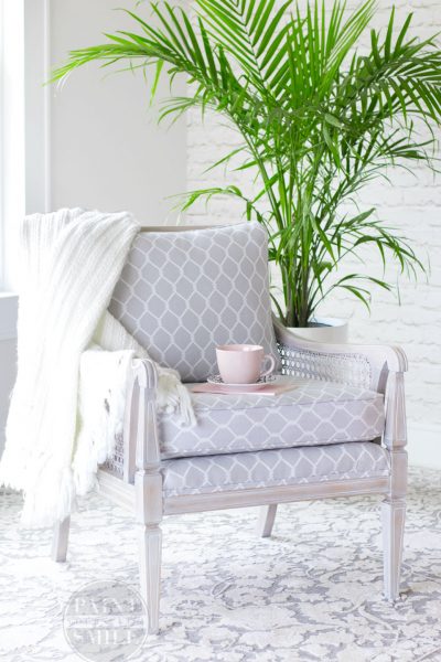 Whitewash wood finish & tutorial. Simple steps to achieve gorgeous whitewashed wood