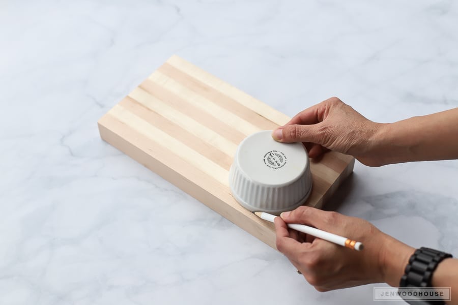 DIY wood burned cutting board - Mother's Day gift idea