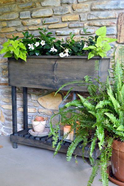 How to build a DIY wood planter