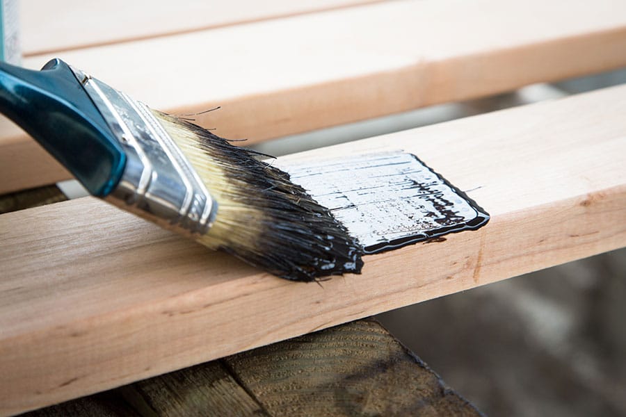 Wood Decking versus Composite Decking: Why Homeowners Choose Wood