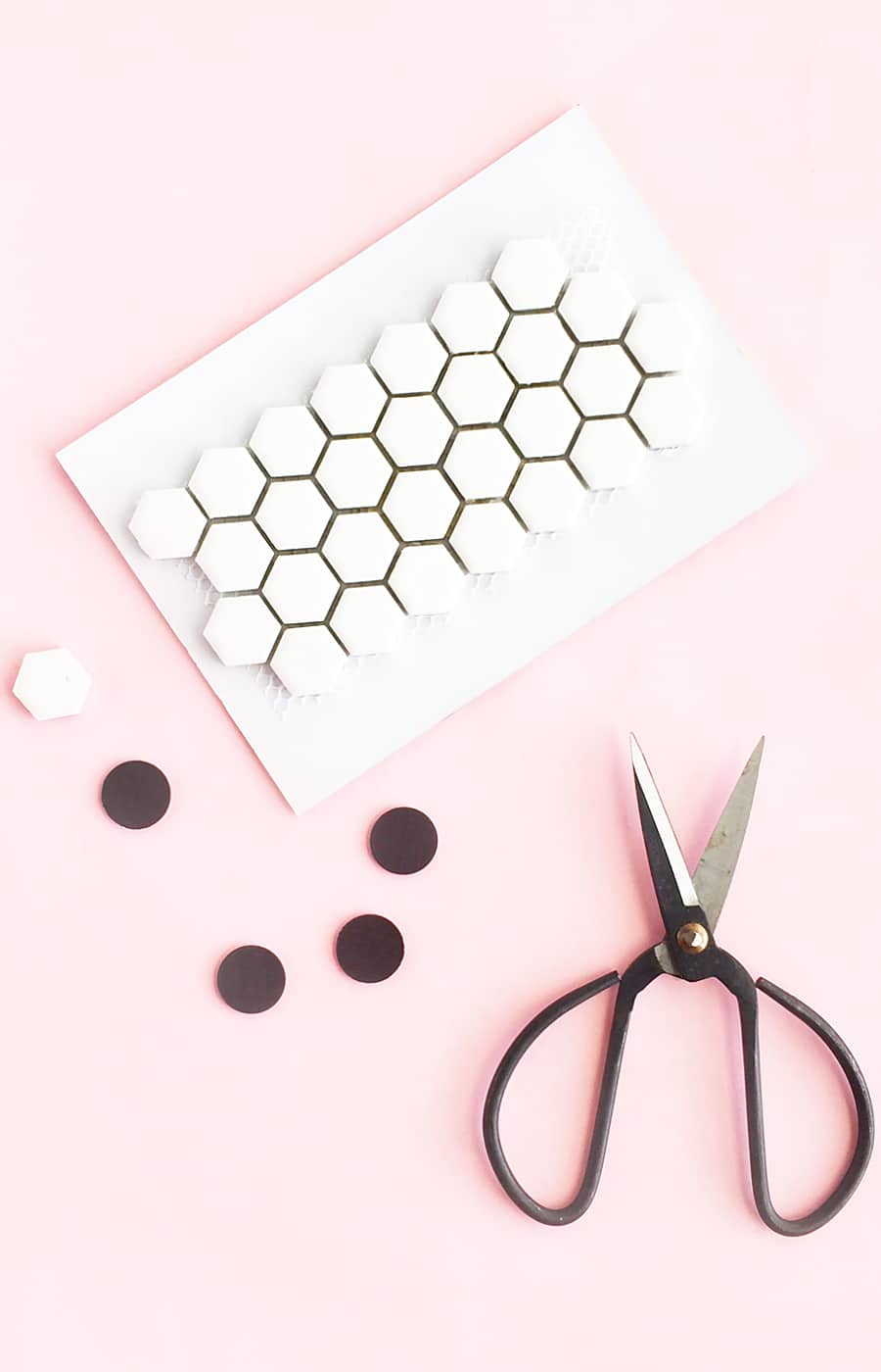 DIY Patterned Magnets From Leftover Or Sample Tiles - take your extra tiles and make pretty patterned magnets with them. Click through for the tutorial!