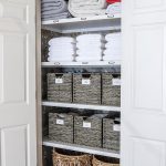 How to organize a linen closet - check out this linen closet makeover!