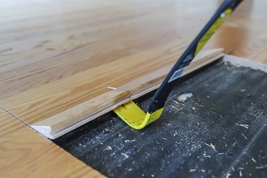 How to remove hardwood flooring