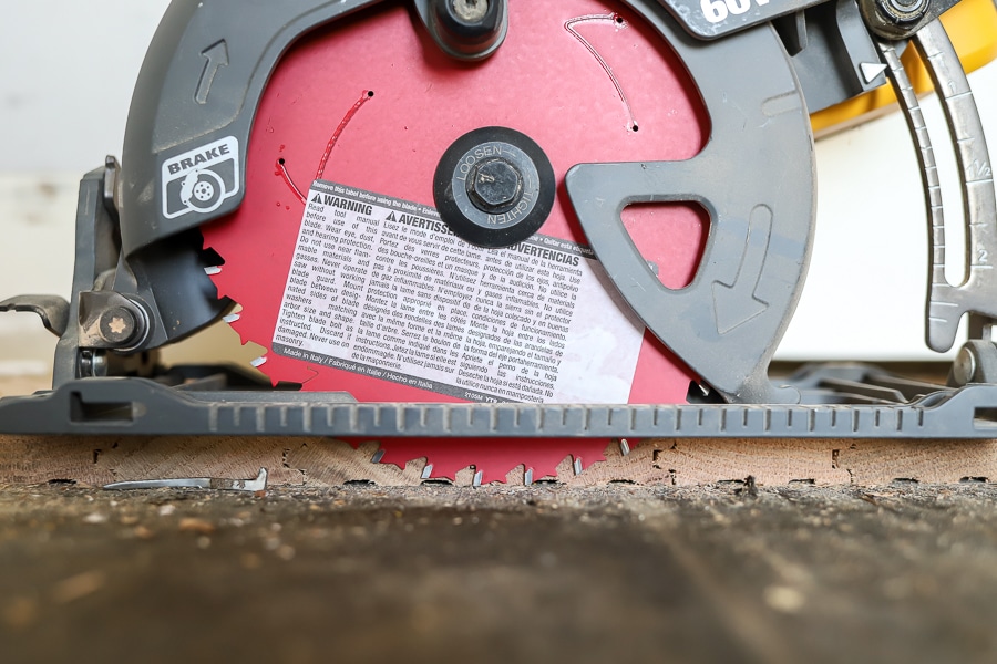 How to remove hardwood floors that's been nailed down