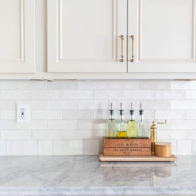 How To Tile A Backsplash (In 5 Easy Steps!)