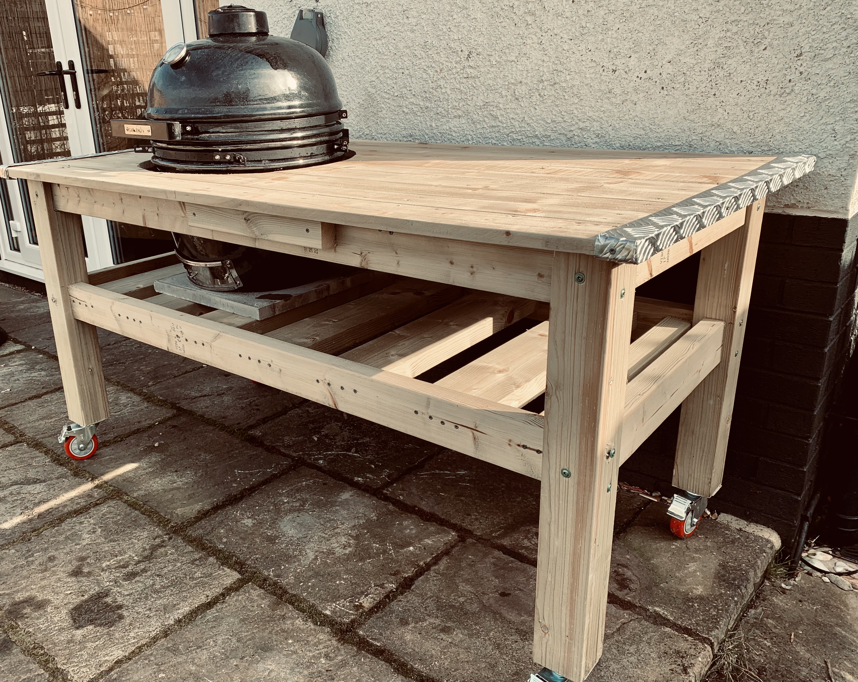 Mobile Kamado Grill Table