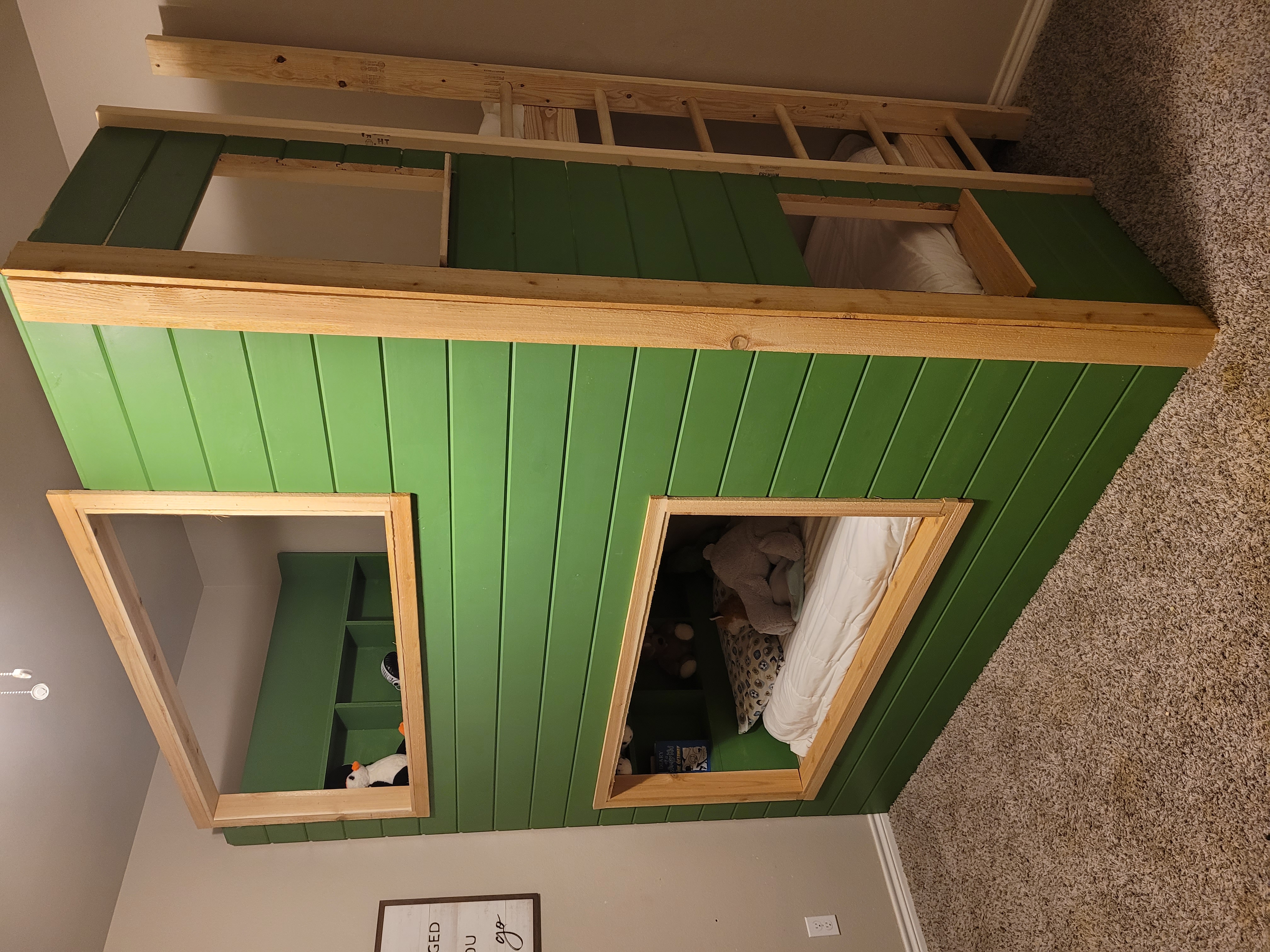 Twins bunk bed