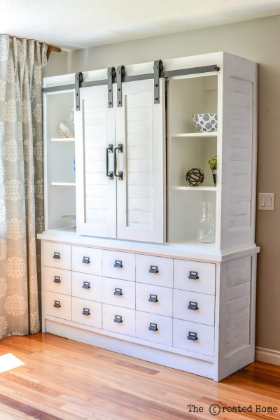 How to build a DIY farmhouse sliding barn door buffet and hutch